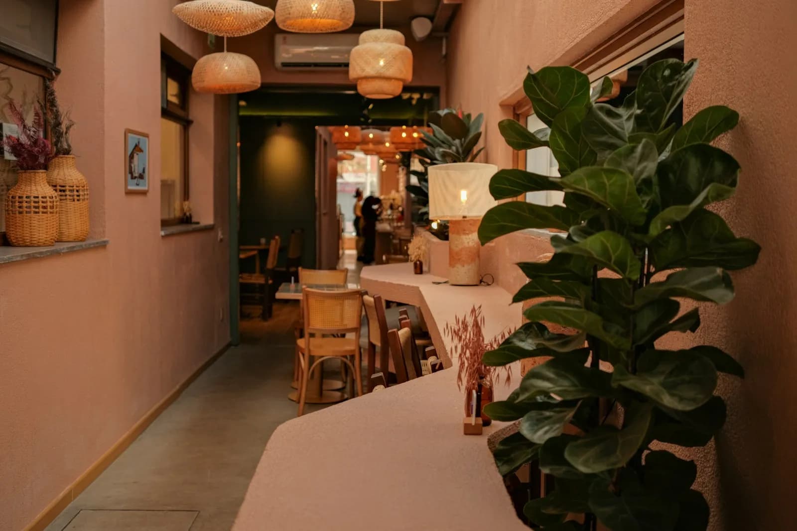 ทุกเพลงมีลิขสิทธิ์ — สิ่งที่เจ้าของธุรกิจต้องรู้ก่อนเปิดเพลงในร้าน